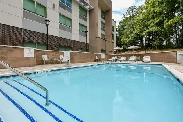 Holiday Inn Express Charlotte - BALLANTYNE - Havuz