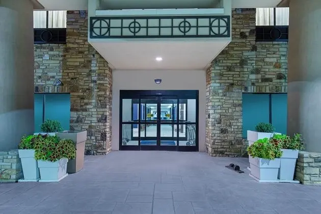Holiday Inn Express Cleveland Northwest - Dış Mekan