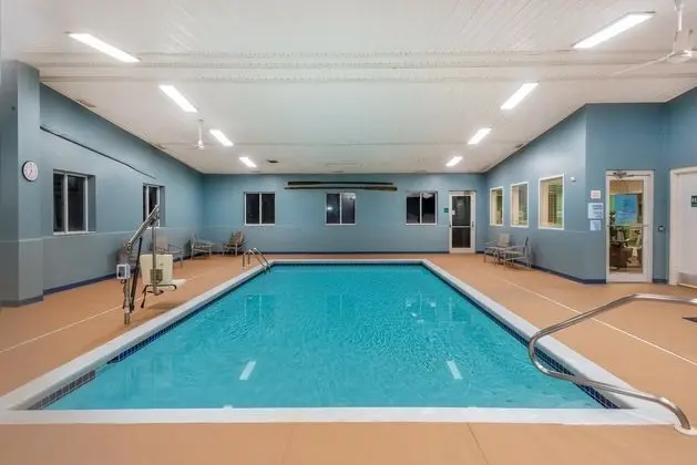 Holiday Inn Express Cleveland-Vermilion - Havuz