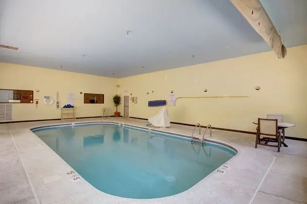Holiday Inn Express Columbus South - Havuz