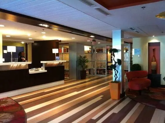 Holiday Inn Express Convention Center/Cruise Port - Lobi