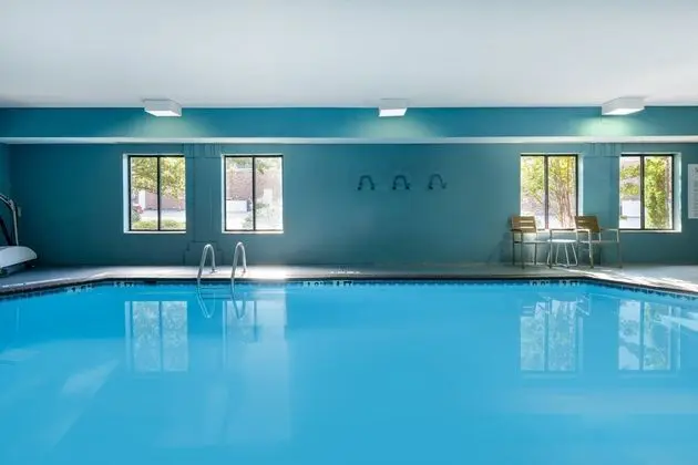Holiday Inn Express Corydon - Havuz