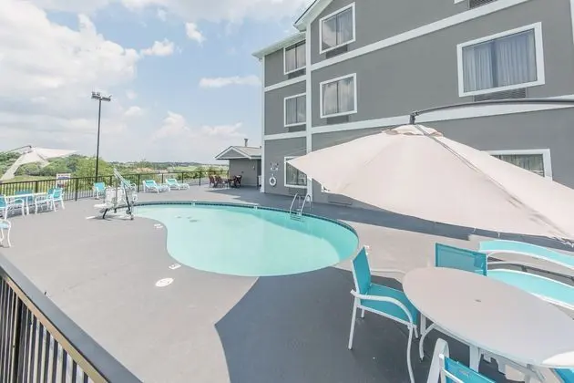Holiday Inn Express Dandridge - Havuz