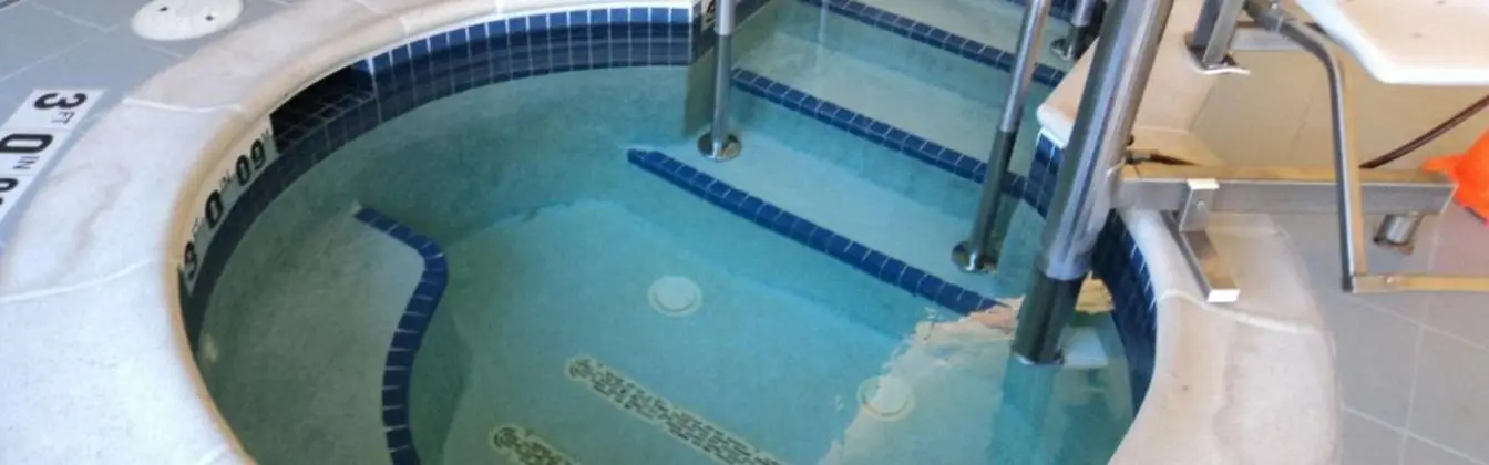 Holiday Inn Express Dickson City - Scranton - Havuz