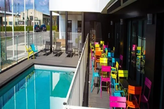 Holiday Inn Express Dijon - Havuz