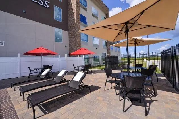Holiday Inn Express Donaldsonville - Havuz