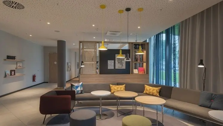 Holiday Inn Express Düsseldorf – Hauptbahnhof, an IHG Hotel - Dış Mekan
