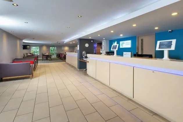 Holiday Inn Express Exeter - Lobi