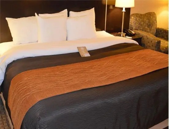 HOLIDAY INN EXPRESS Fall River North