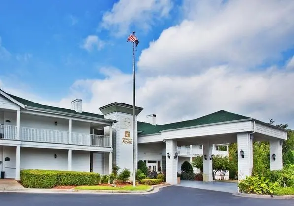 HOLIDAY INN EXPRESS FAYETTEVILLE