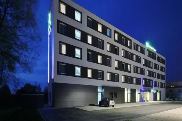 Holiday Inn Express Friedrichshafen, an IHG Hotel - Genel