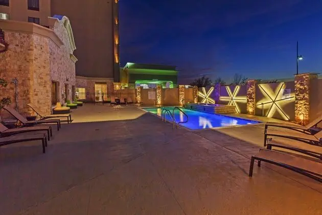 Holiday Inn Express Frisco - Havuz