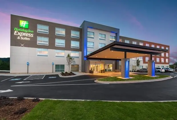 Holiday Inn Express Gainesville - Lake Lanier Area