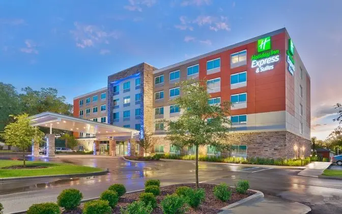 Holiday Inn Express Gainesville SW