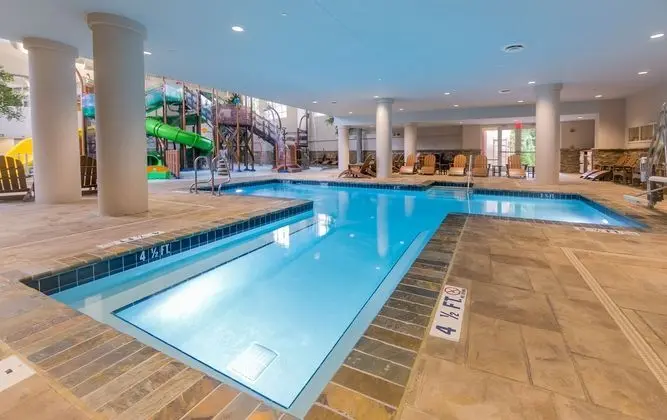 Holiday Inn Express Gatlinburg Downtown - Havuz