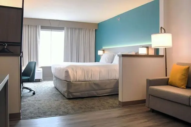 Holiday Inn Express Germantown Nw Milwaukee