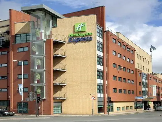 Holiday Inn Express Glasgow City Riverside