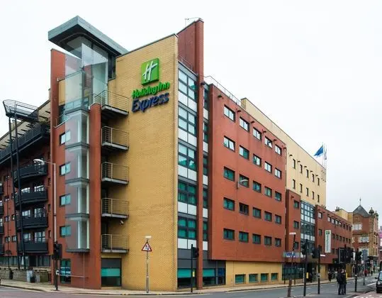 Holiday Inn Express Glasgow City Riverside - Dış Mekan