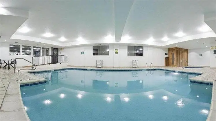 Holiday Inn Express Grove City (Outlet Center)