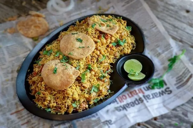 Holiday Inn Express Gurugram Sector 50, an IHG Hotel - Yerinde Yemek