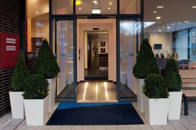 Holiday Inn Express Gütersloh - Dış Mekan