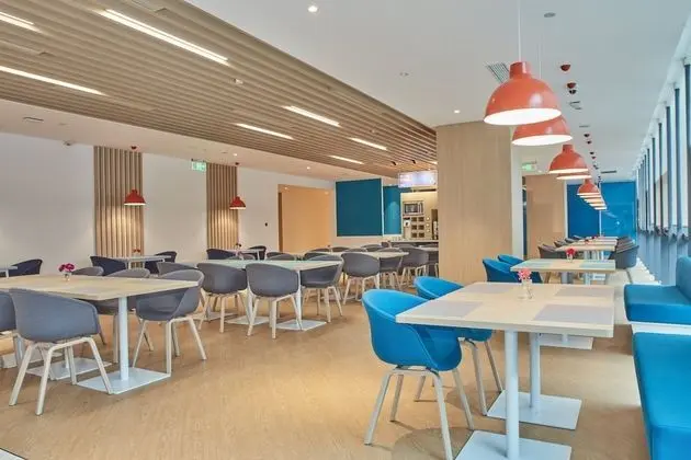 Holiday Inn Express Hangzhou Jiuzhou, an IHG Hotel - Yerinde Yemek