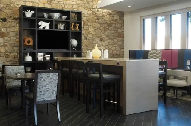 Holiday Inn Express Hickory - Hickory Mart - Lobi