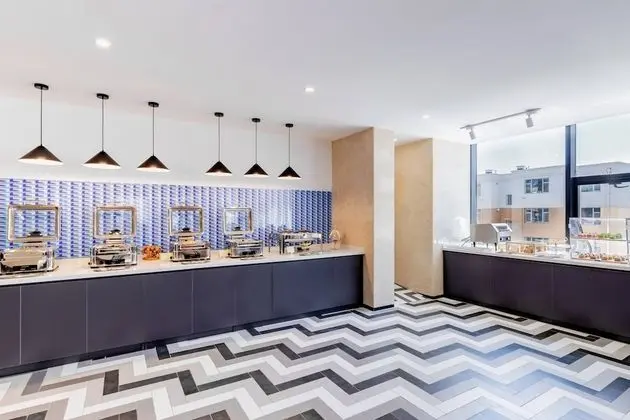 Holiday Inn Express Hohhot East Station, an IHG Hotel - Yerinde Yemek