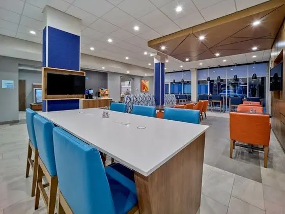 Holiday Inn Express Huntsville Space Center, an IHG Hotel - Lobi