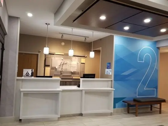 Holiday Inn Express Indiana - Lobi