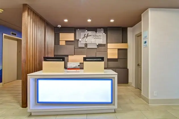 Holiday Inn Express Kamloops - Lobi