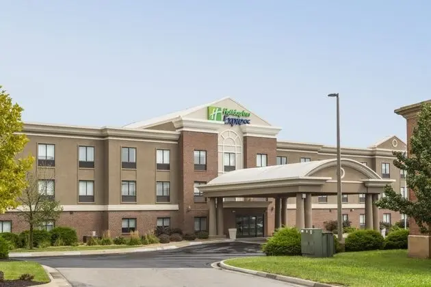 Holiday Inn Express Kansas City-at the Legends - Dış Mekan