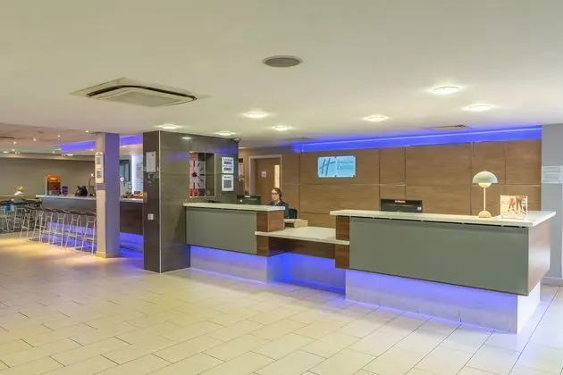 Holiday Inn Express Kettering - Lobi