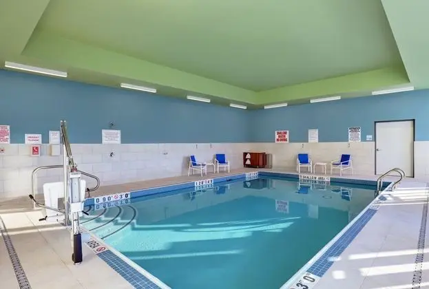 HOLIDAY INN EXPRESS Kingston West - Havuz