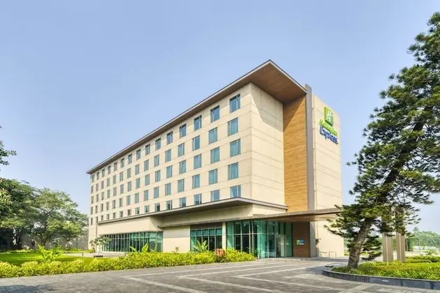 Holiday Inn Express Kolkata Airport, an IHG Hotel - Dış Mekan