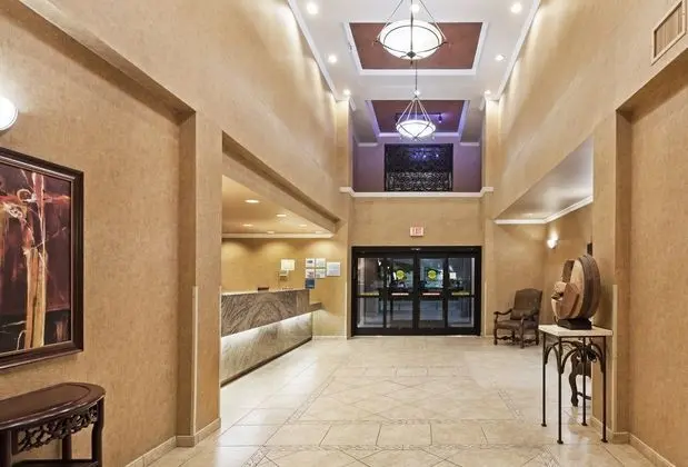 Holiday Inn Express Lakeline