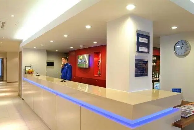 Holiday Inn Express Leeds City Centre - Lobi