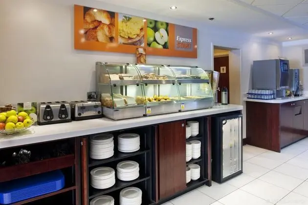 Holiday Inn Express Leeds East