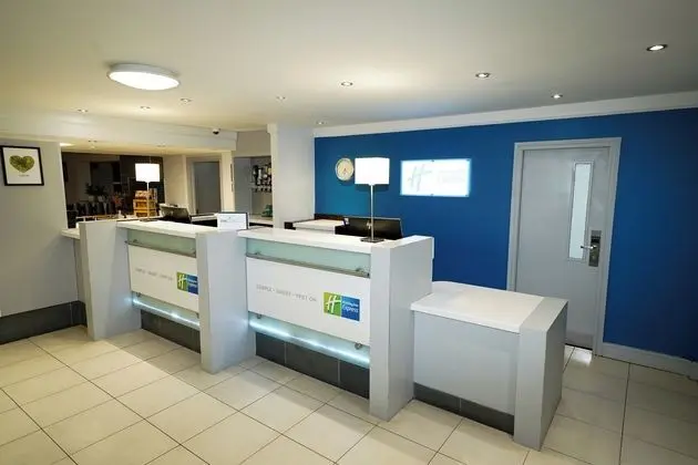 Holiday Inn Express Leeds East - Lobi