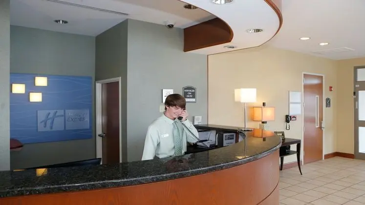 Holiday Inn Express Leland - Wilmington Area - Lobi