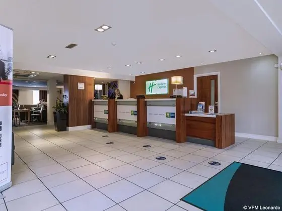 Holiday Inn Express London Gatwick Crawley - Lobi