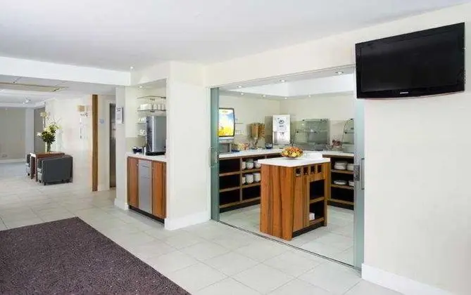 Holiday Inn Express London Gatwick Crawley - Yeme / İçme