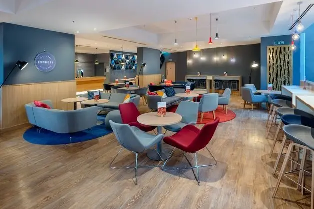 Holiday Inn Express London Heathrow T4