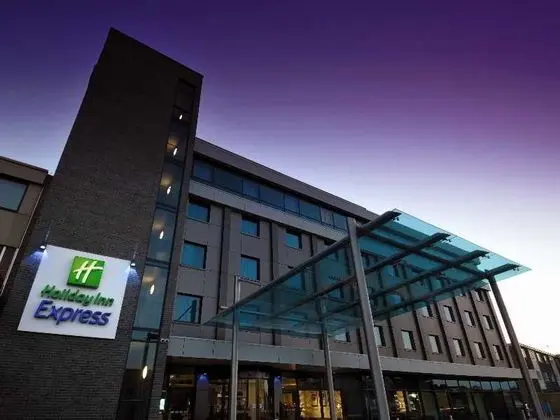 Holiday Inn Express London Heathrow T5