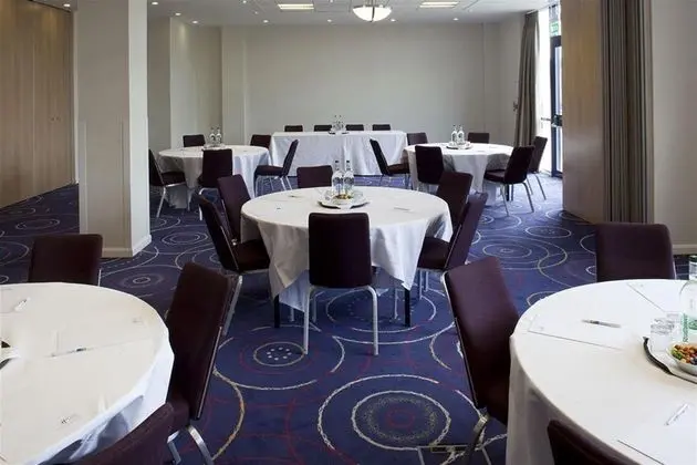 Holiday Inn Express London Newbury Park