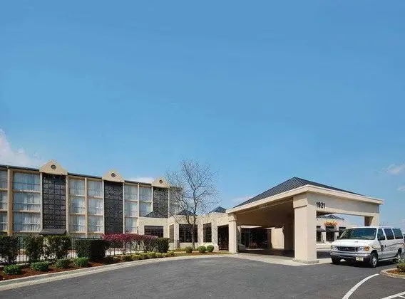 Holiday Inn Express Louisville Airport Expo Center