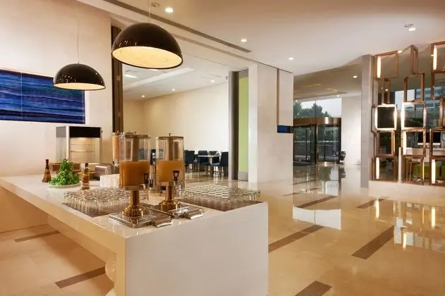 Holiday Inn Express Luoyang City Center, an IHG Hotel - Yerinde Yemek
