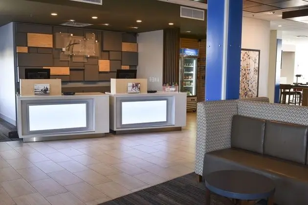 Holiday Inn Express Madisonville - Dış Mekan