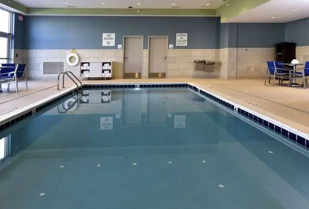 Holiday Inn Express Madisonville - Havuz