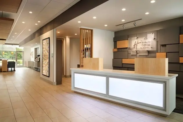 Holiday Inn Express Madisonville - Lobi